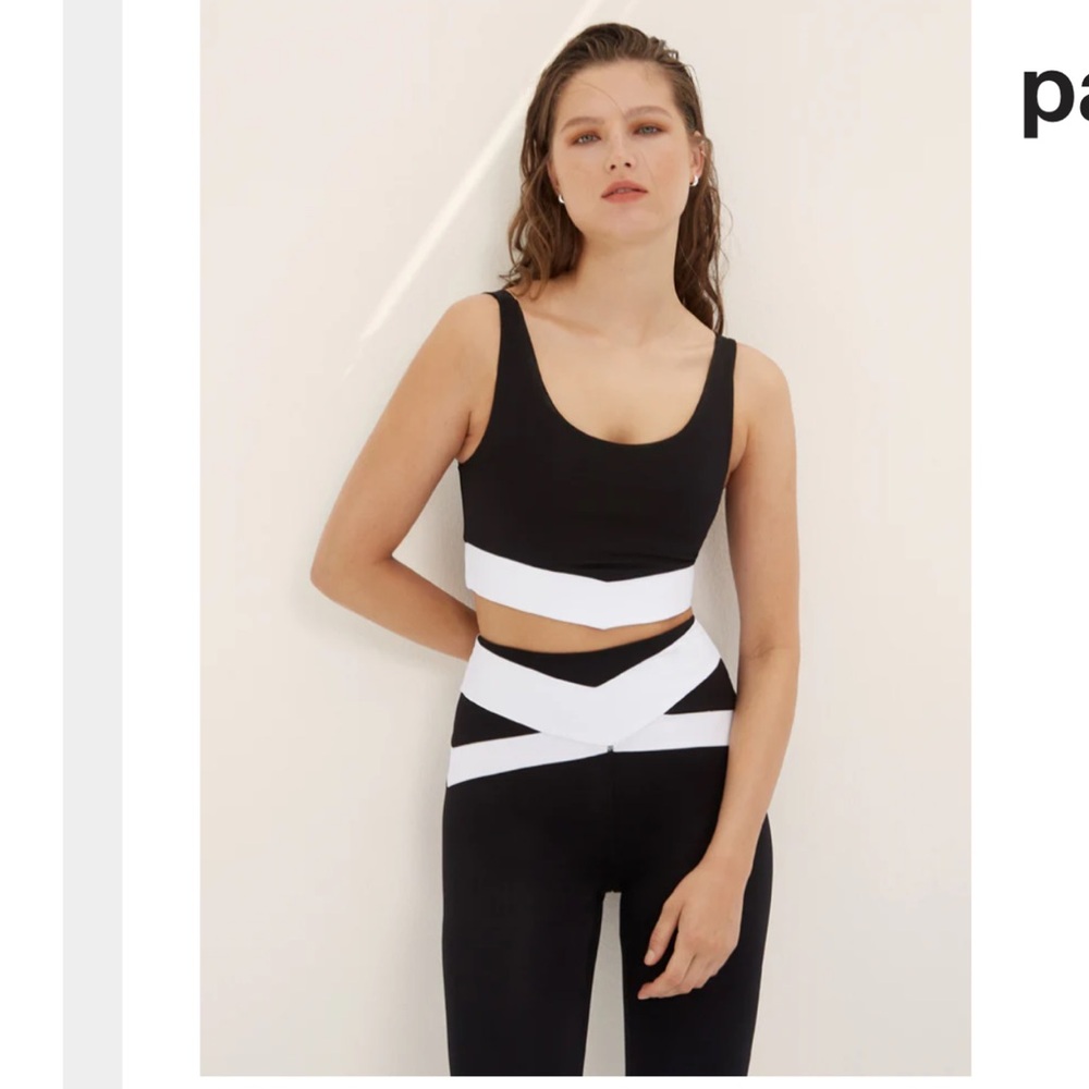Body Language Black and White Activewear Set Chloe leggings Pamela Bra S
